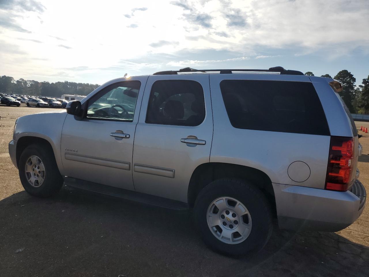 2011 Chevrolet Tahoe C1500 Ls VIN: 1GNSCAE06BR374455 Lot: 81076794