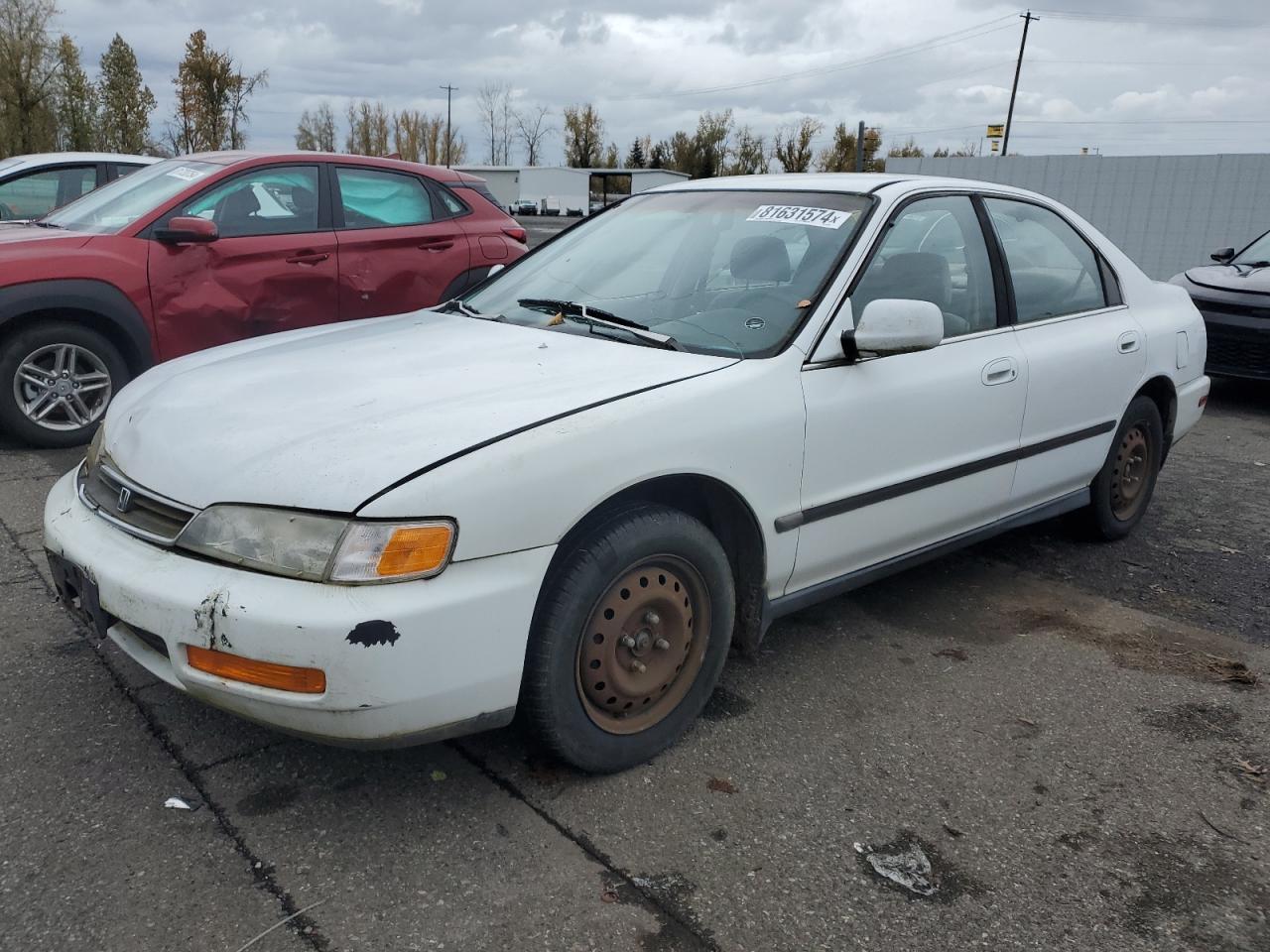 1996 Honda Accord Lx VIN: 1HGCD5633TA087165 Lot: 81631574