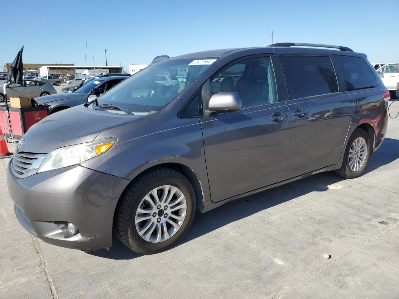 5TDYK3DC7CS185362 2012 Toyota Sienna Xle