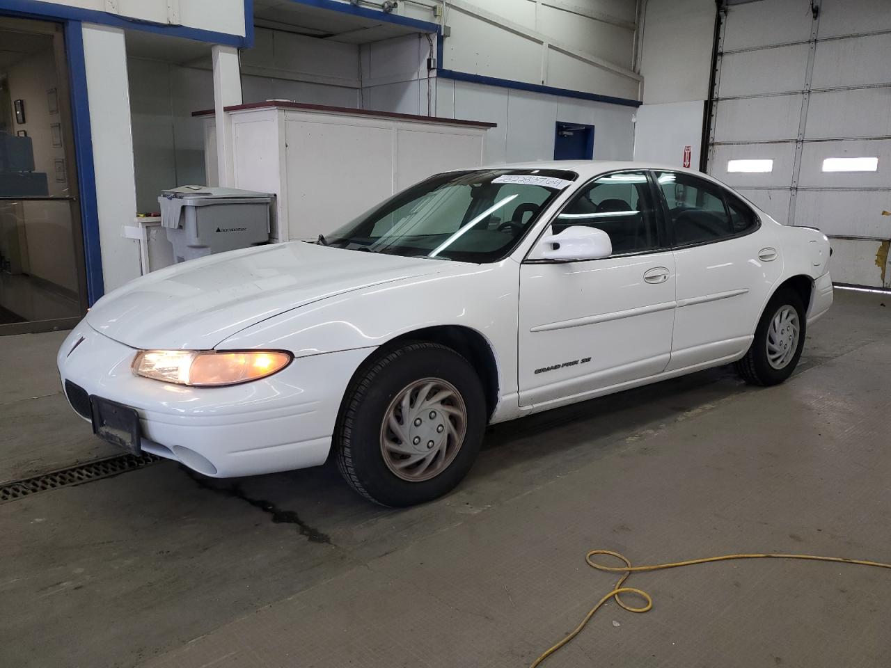 1G2WJ52J4YF155240 2000 Pontiac Grand Prix Se