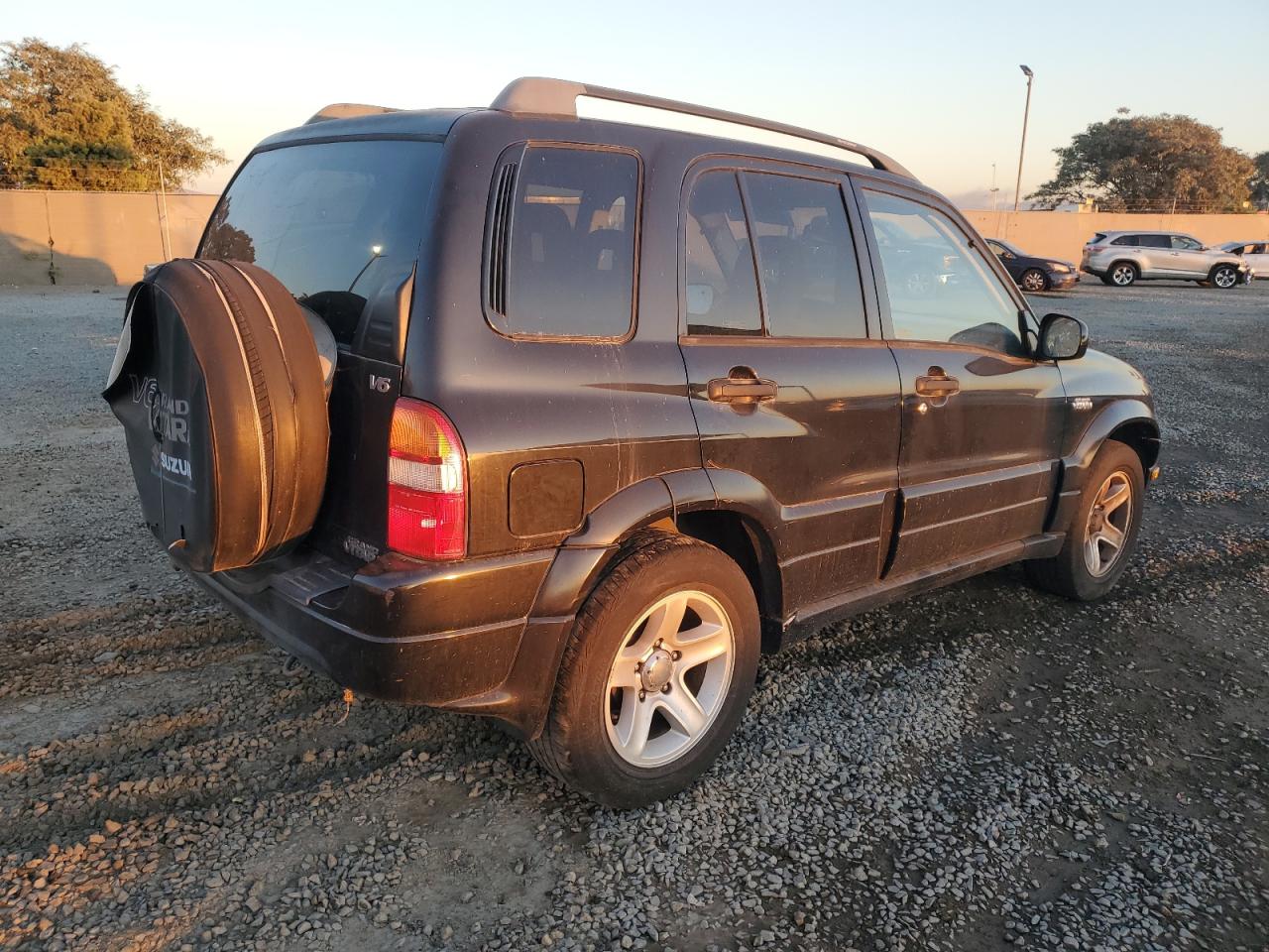 2001 Suzuki Grand Vitara Jls Limited VIN: JS3TE62V714151018 Lot: 81853144