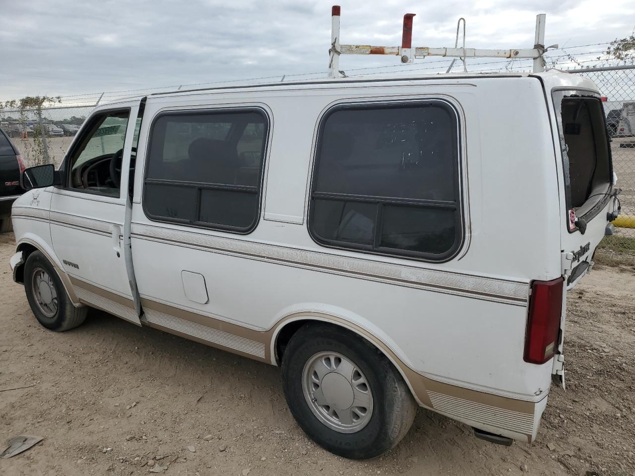 2000 GMC Safari Xt VIN: 1GDDM19W3YB518506 Lot: 80923314