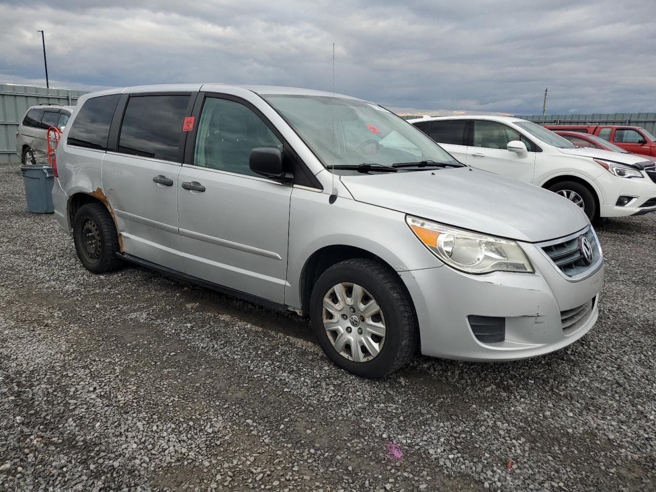 2C4RVAAGXCR120229 2012 Volkswagen Routan S