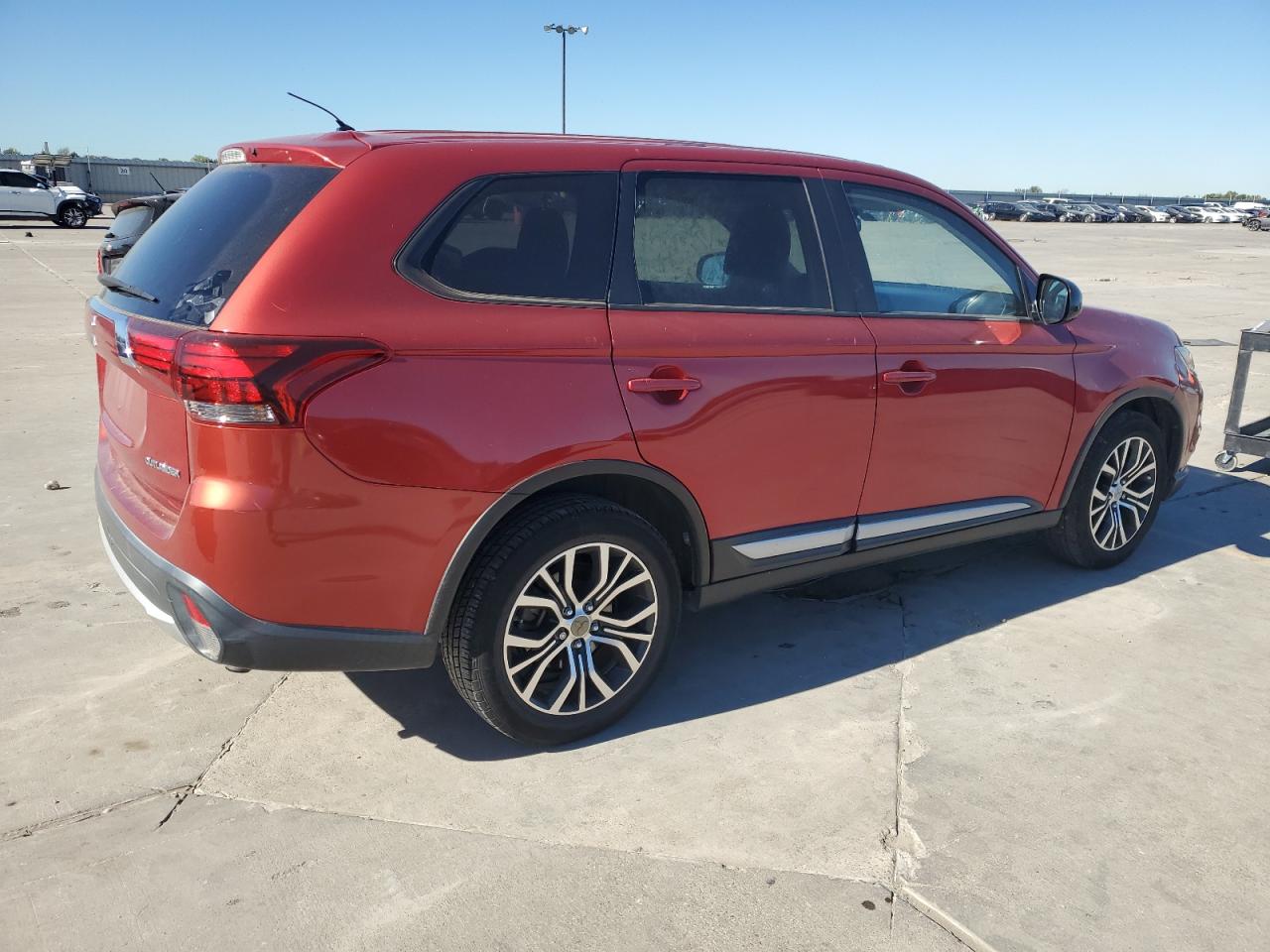 JA4AD2A39GZ000169 2016 Mitsubishi Outlander Es