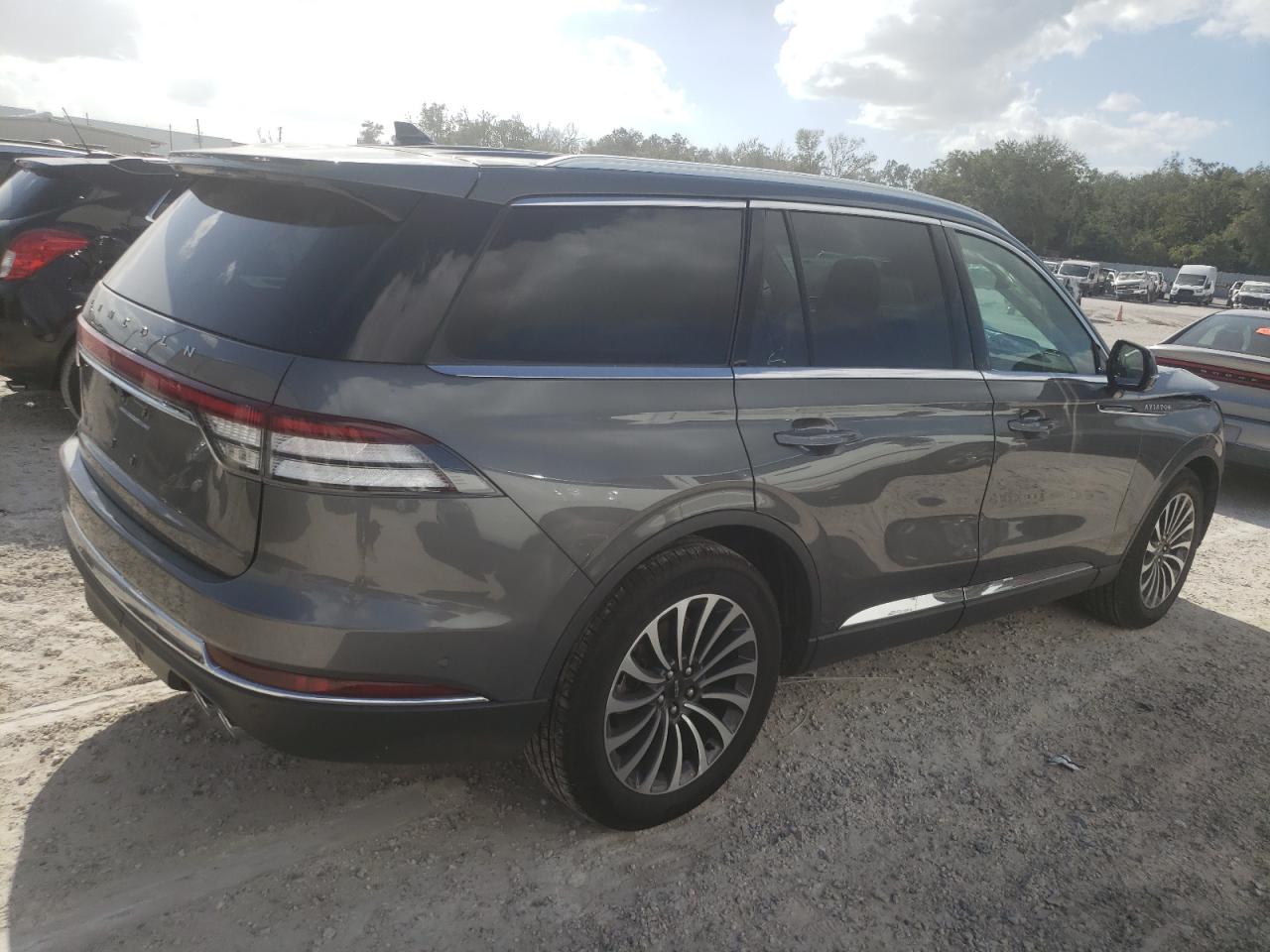 5LM5J7WC7PGL18995 2023 Lincoln Aviator Reserve