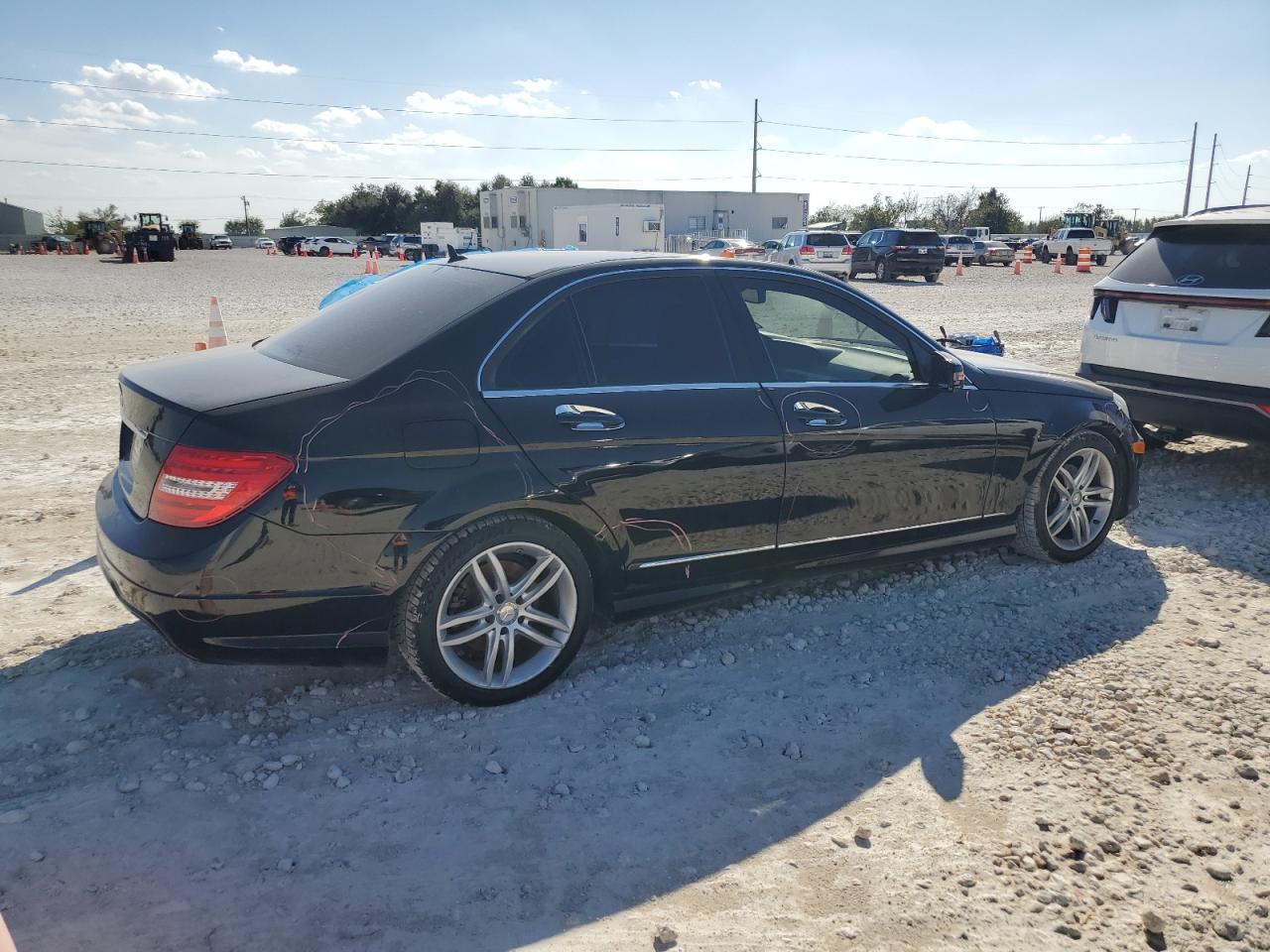 2013 Mercedes-Benz C 250 VIN: WDDGF4HB3DR272365 Lot: 79803784