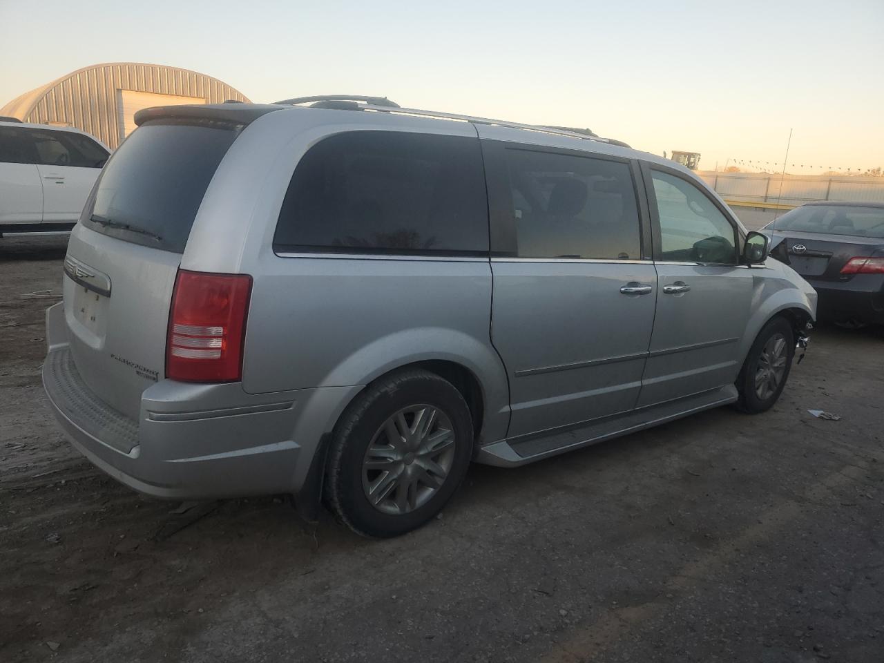 2009 Chrysler Town & Country Limited VIN: 2A8HR64X09R639431 Lot: 82399994