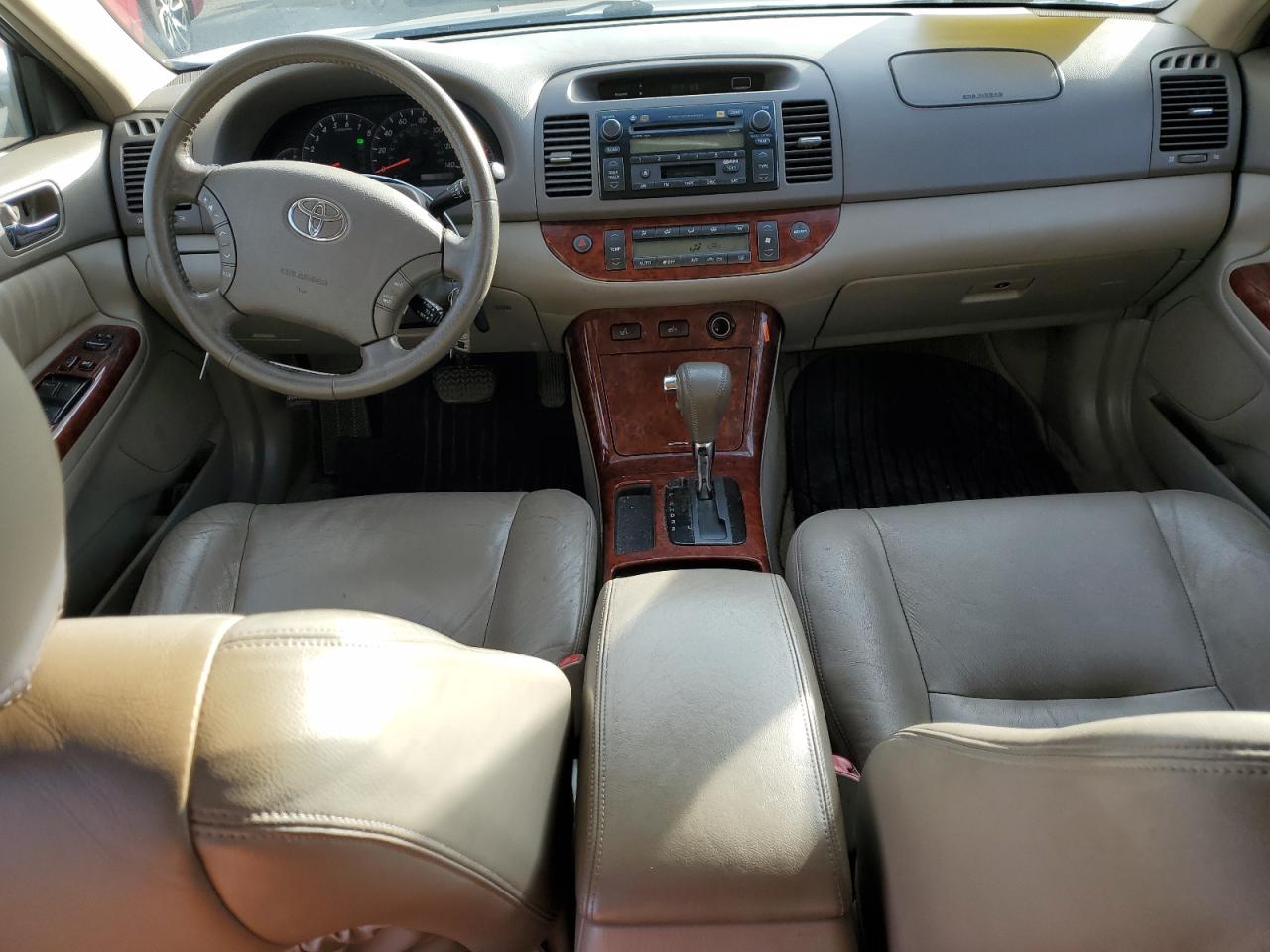 JTDBF30K050162602 2005 Toyota Camry Le