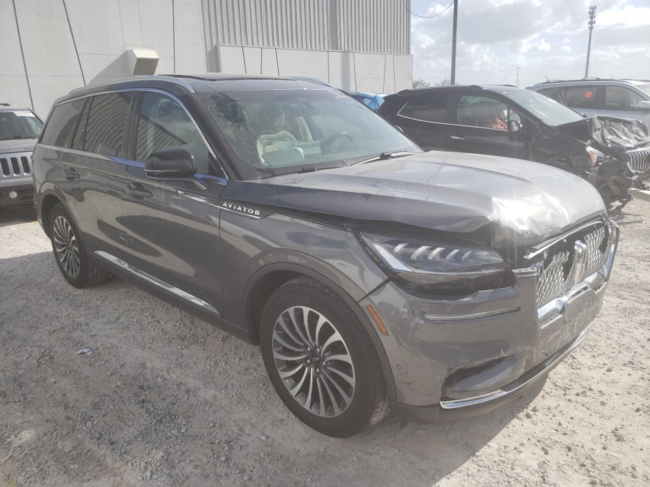 5LM5J7WC7PGL18995 2023 Lincoln Aviator Reserve