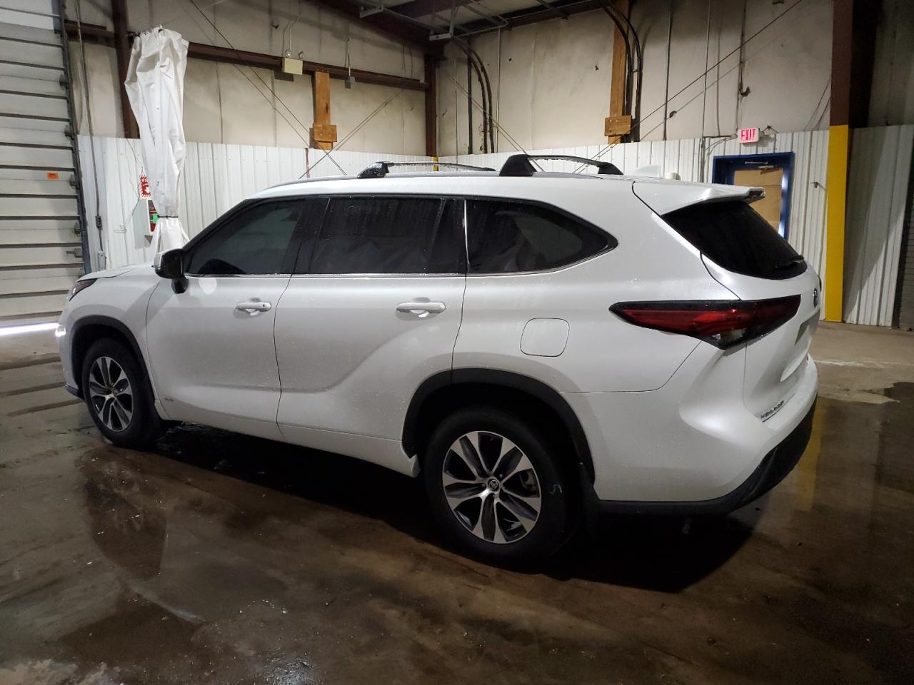 2022 Toyota Highlander Hybrid Xle VIN: 5TDGBRCH4NS549235 Lot: 82021554