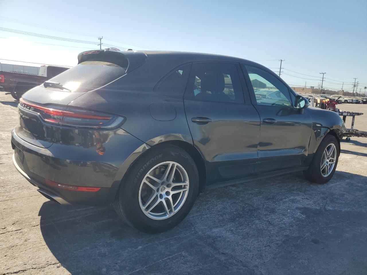 WP1AA2A56KLB07660 2019 Porsche Macan