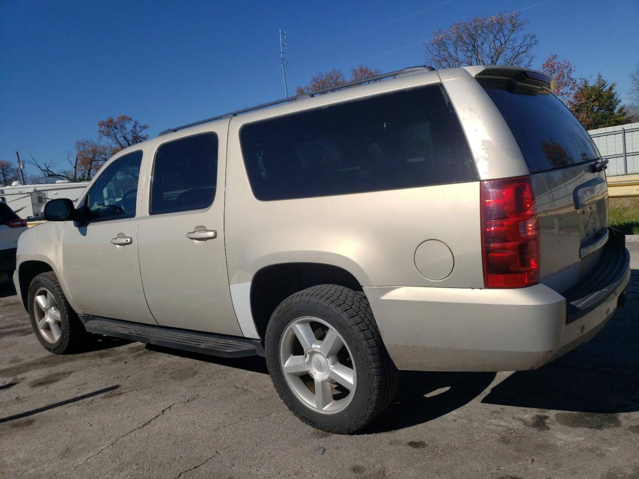 3GNFK16318G203795 2008 Chevrolet Suburban K1500 Ls