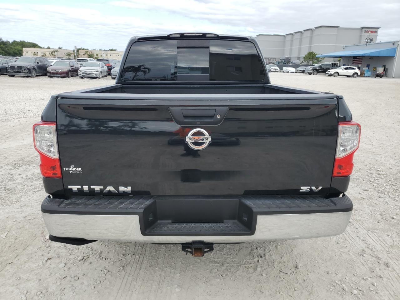 1N6AA1EK7JN542912 2018 Nissan Titan S