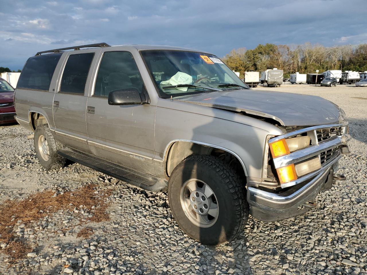 1998 Chevrolet Suburban K1500 VIN: 3GNFK16R3WG109614 Lot: 81918954