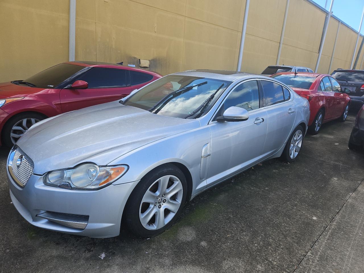 SAJWA0FB5BLS00598 2011 Jaguar Xf