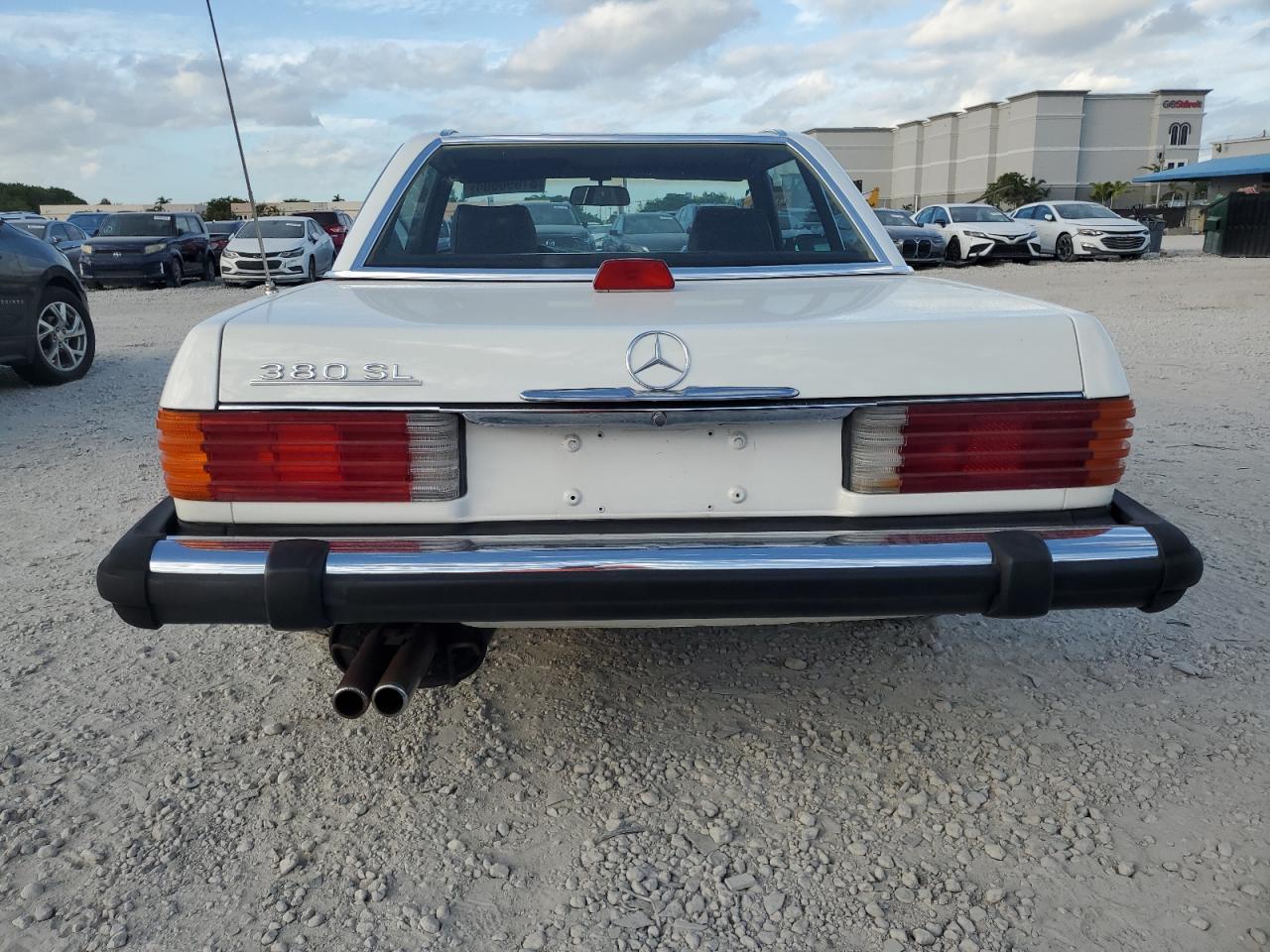 1984 Mercedes-Benz 380 Sl VIN: WDBBA45A2EA008289 Lot: 81090604