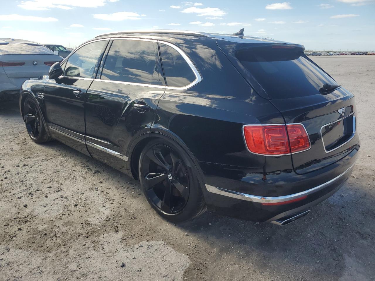 SJAAC2ZV9JC018049 2018 Bentley Bentayga