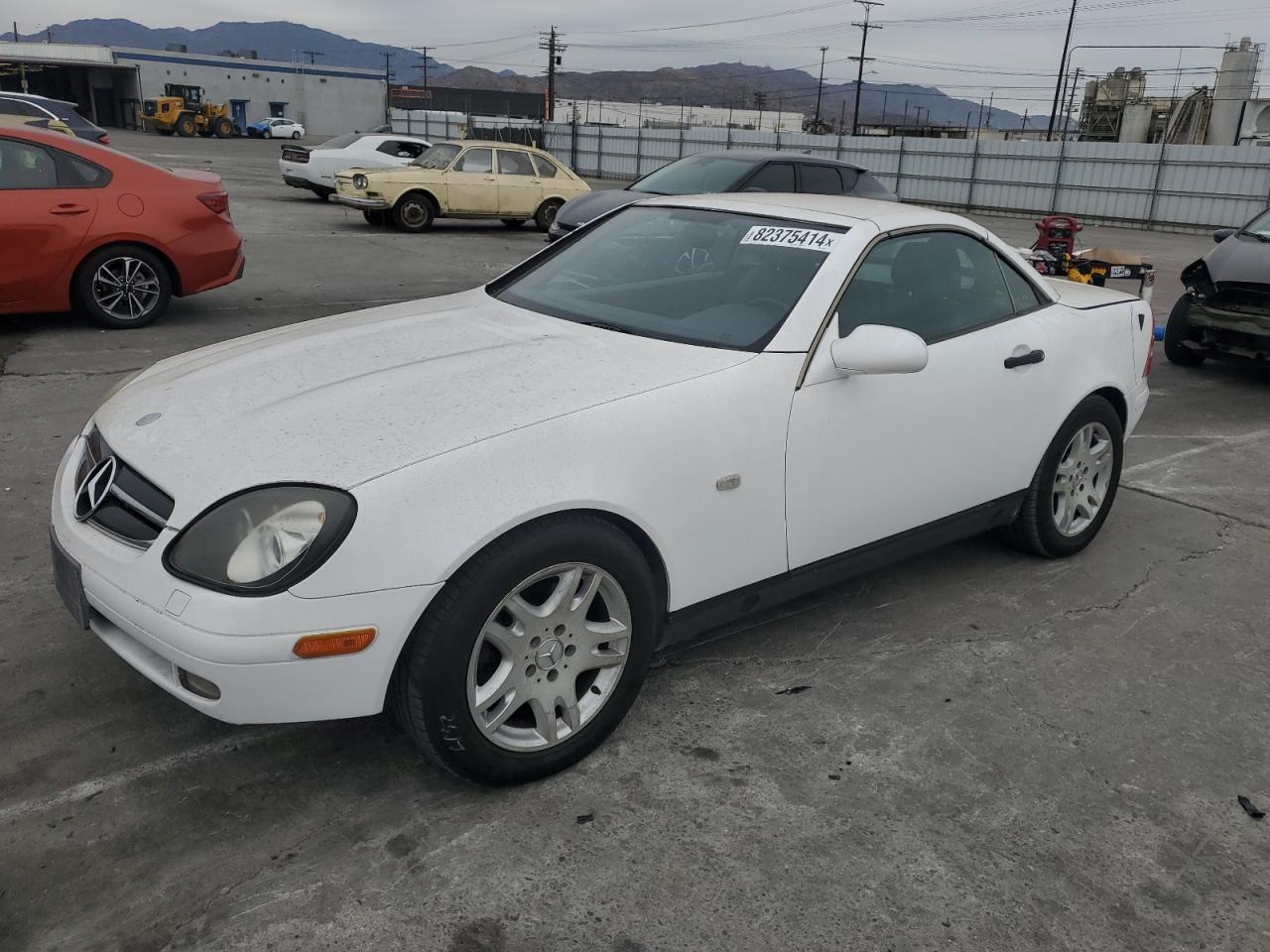 1999 Mercedes-Benz Slk 230 Kompressor VIN: WDBKK47F1XF123686 Lot: 82375414