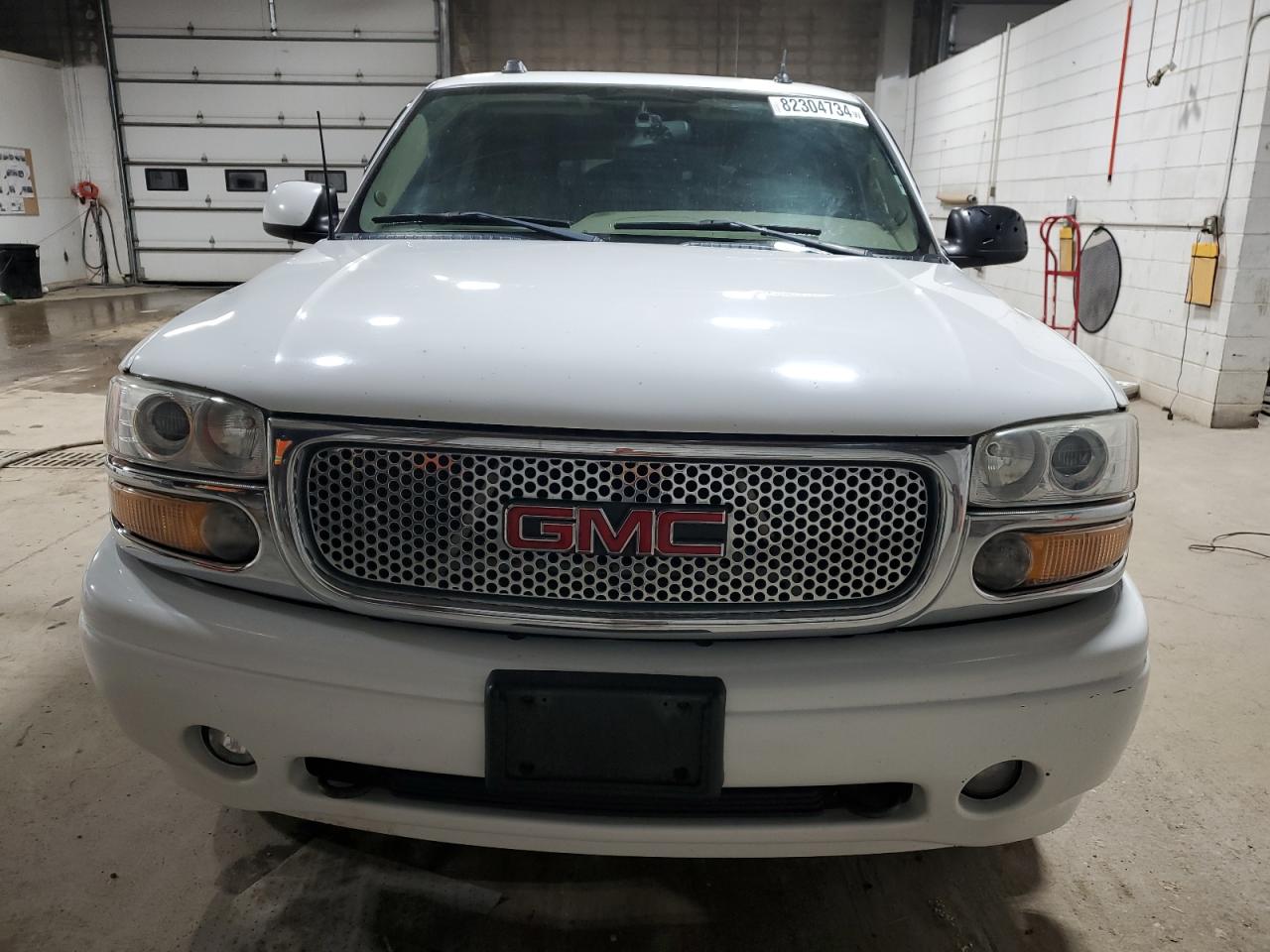 1GKEK63U75J140568 2005 GMC Yukon Denali