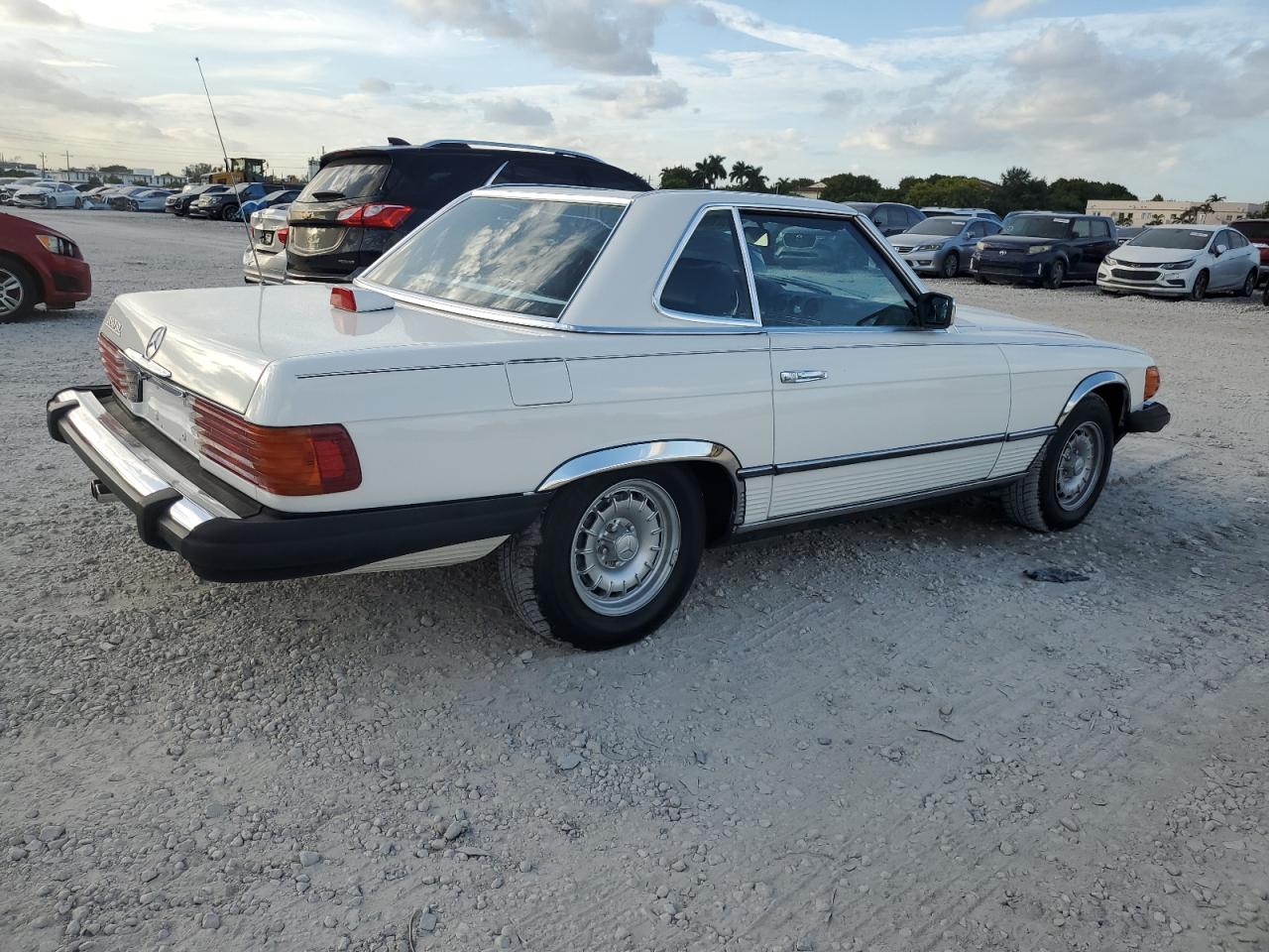 1984 Mercedes-Benz 380 Sl VIN: WDBBA45A2EA008289 Lot: 81090604