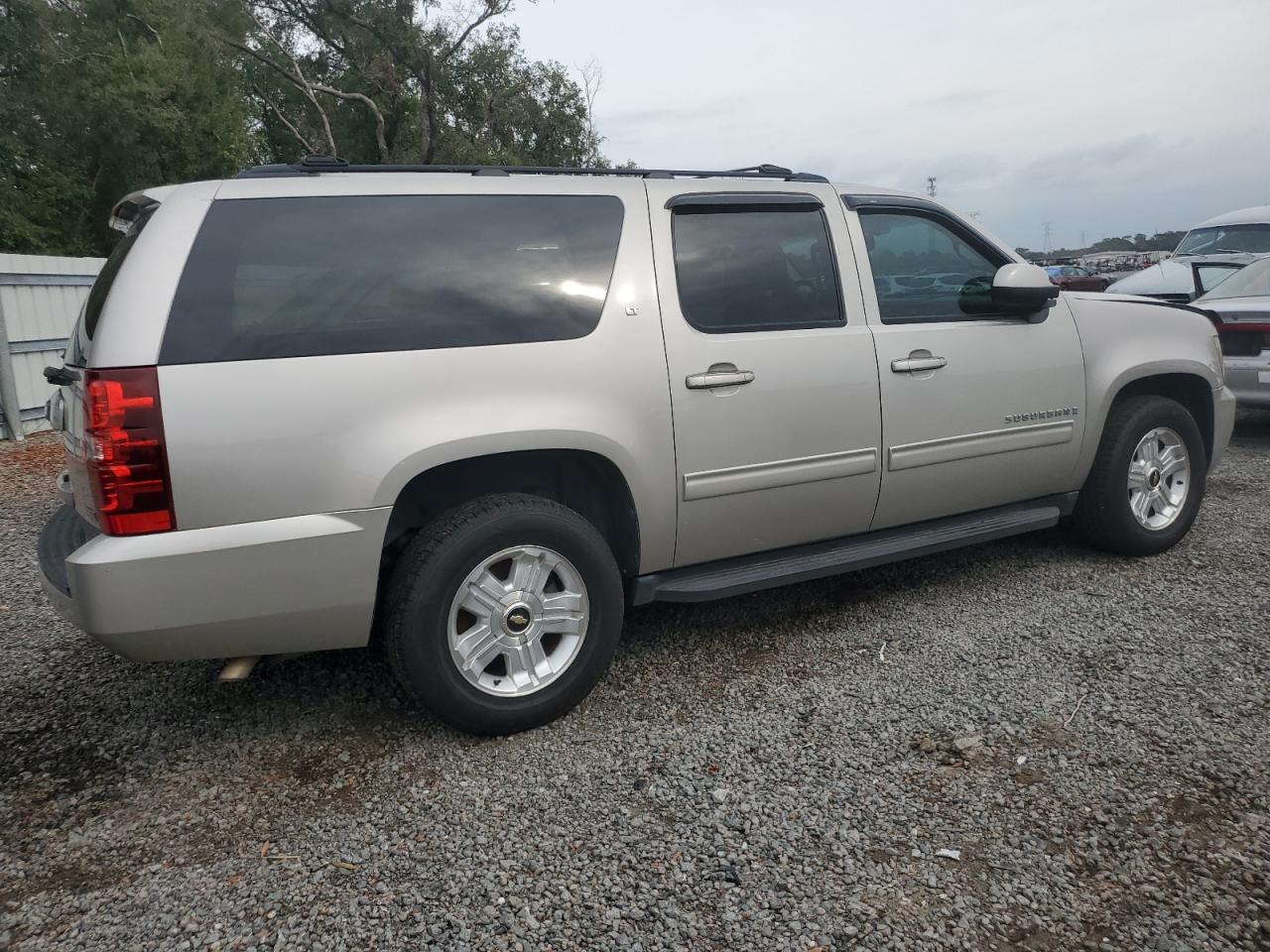 2009 Chevrolet Suburban C1500 Lt VIN: 1GNFC26099R272115 Lot: 81682414