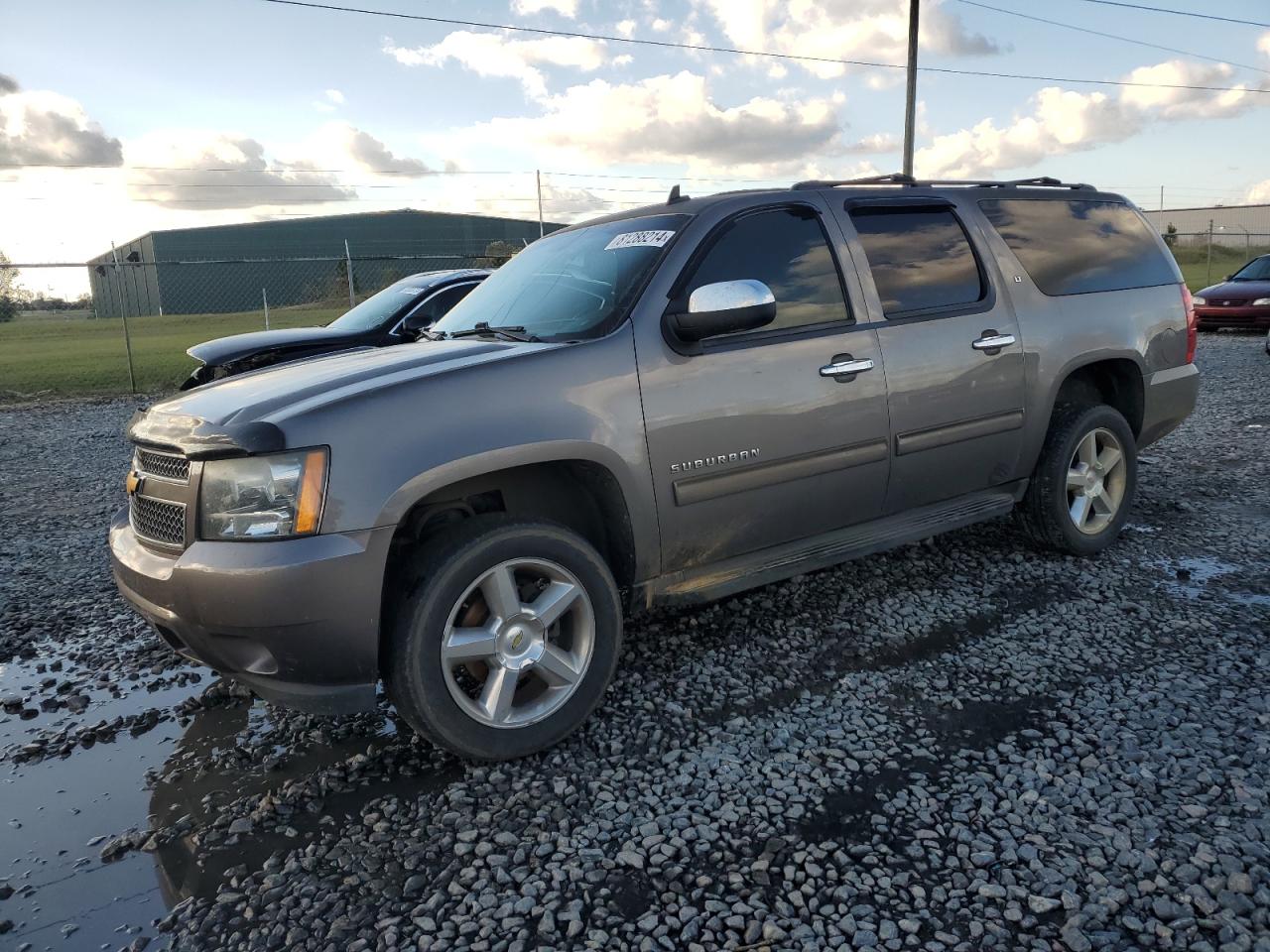 2014 Chevrolet Suburban C1500 Lt VIN: 1GNSCJE01ER156217 Lot: 81288214