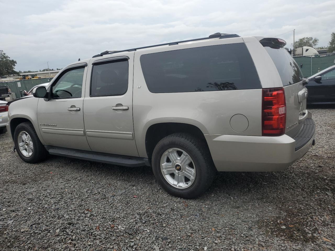 2009 Chevrolet Suburban C1500 Lt VIN: 1GNFC26099R272115 Lot: 81682414