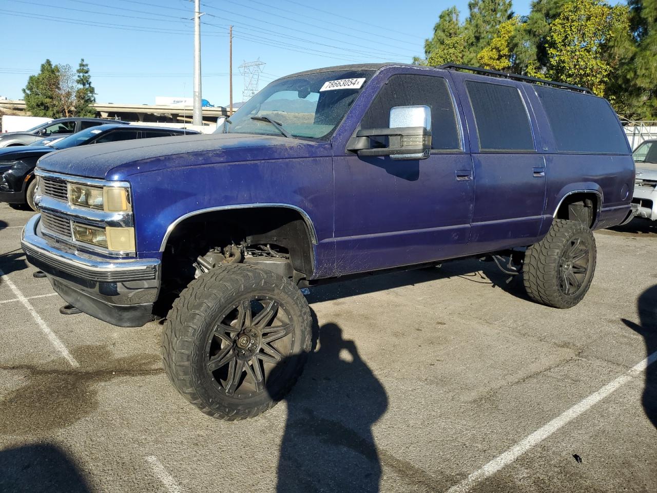 1999 Chevrolet Suburban C1500 VIN: 1GNEC16R9XJ307672 Lot: 78663054