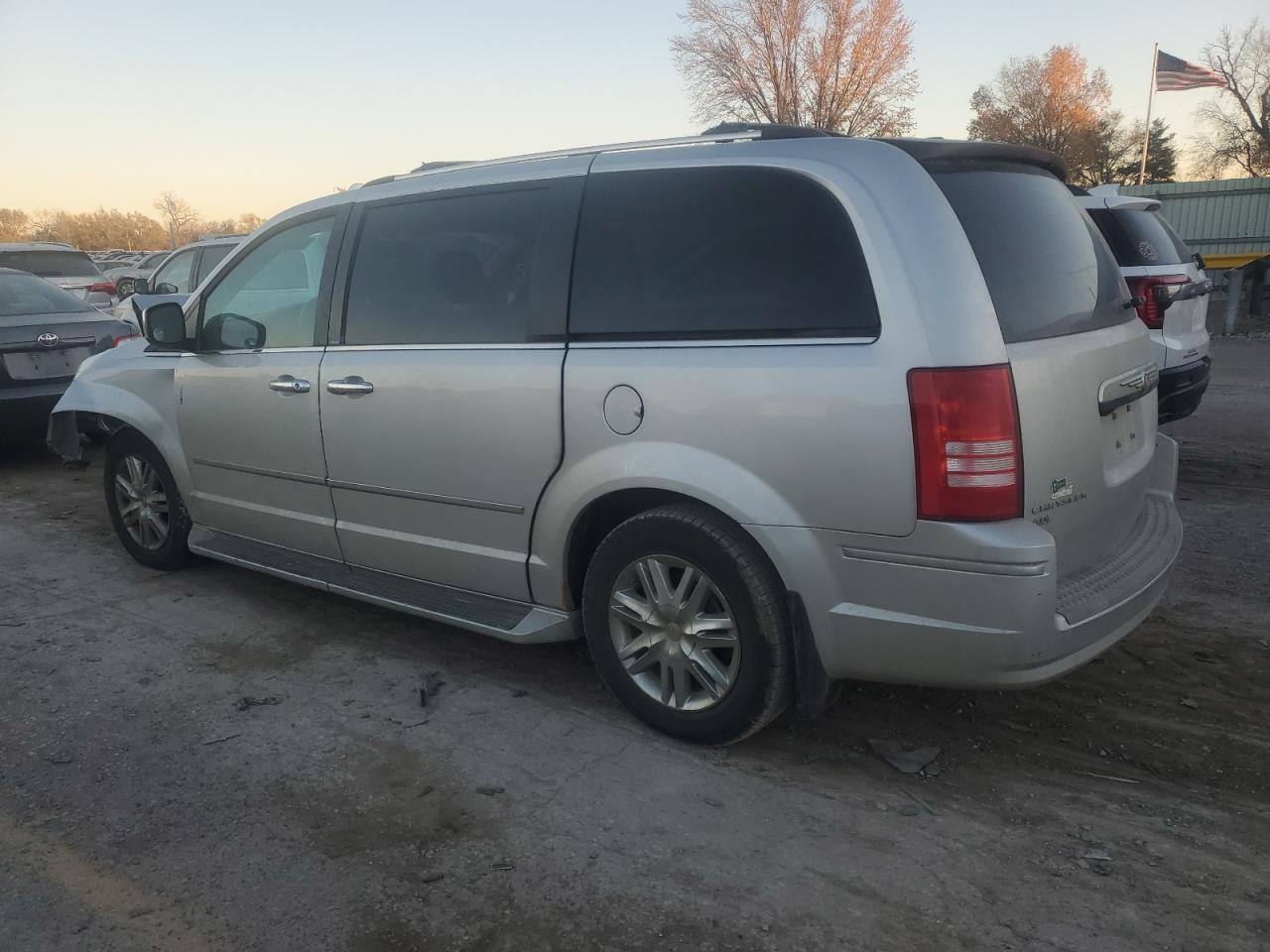 2009 Chrysler Town & Country Limited VIN: 2A8HR64X09R639431 Lot: 82399994