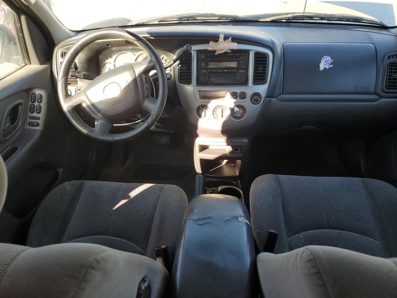 4F2YZ04154KM15773 2004 Mazda Tribute Lx