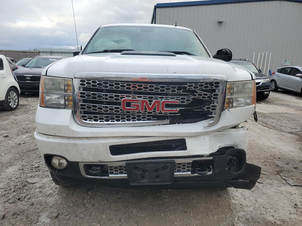 2011 GMC Sierra K2500 Denali VIN: 1GT125CG3BF200357 Lot: 81180714