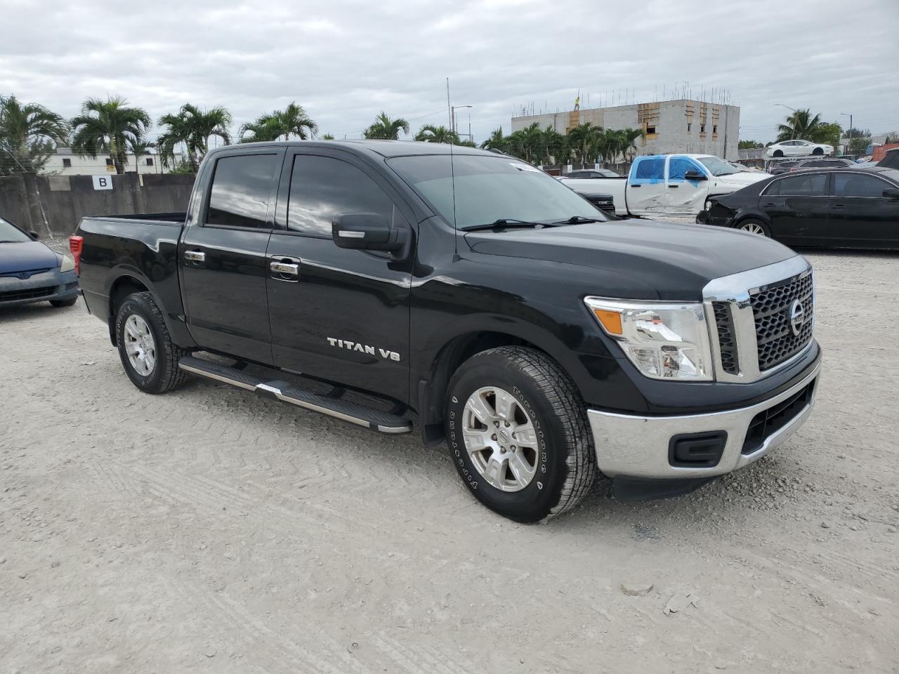 1N6AA1EK7JN542912 2018 Nissan Titan S