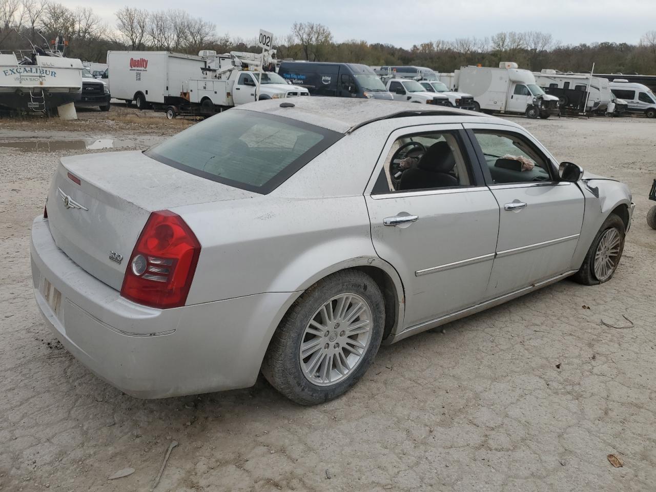 2010 Chrysler 300 Touring VIN: 2C3CA5CV1AH195512 Lot: 77670774