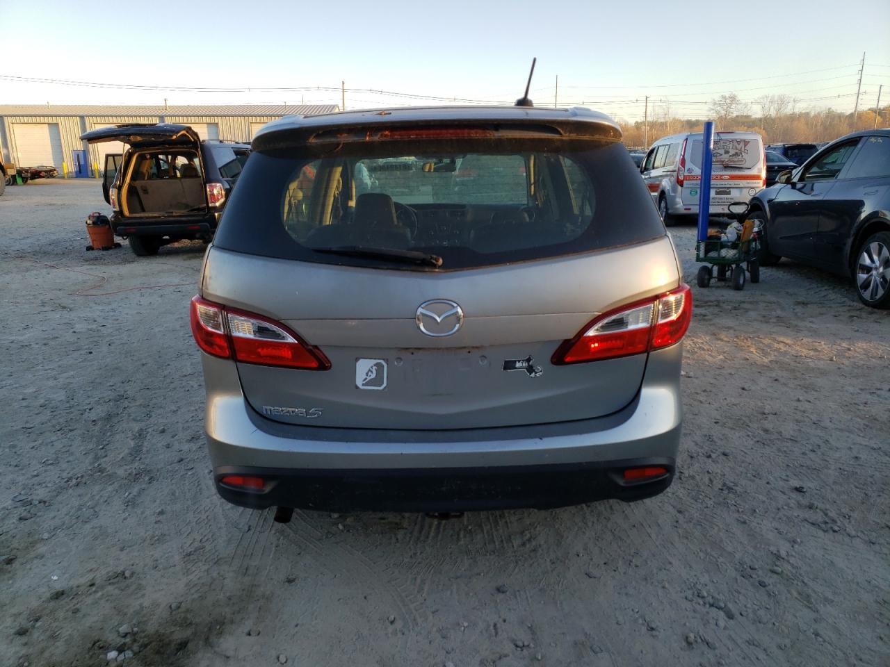 JM1CW2DL8C0126946 2012 Mazda 5