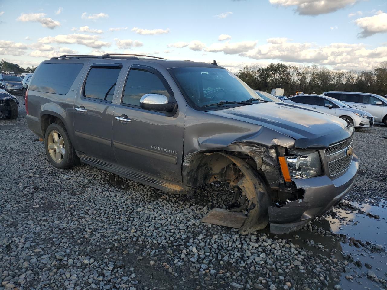 2014 Chevrolet Suburban C1500 Lt VIN: 1GNSCJE01ER156217 Lot: 81288214