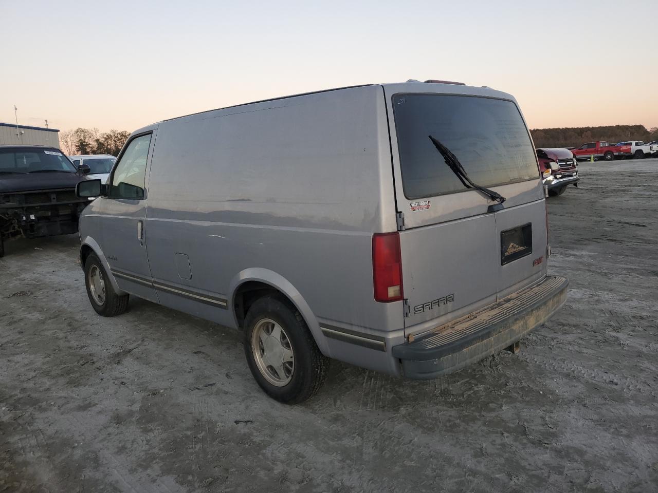 2000 GMC Safari Xt VIN: 1GTDM19W8YB529442 Lot: 75748444