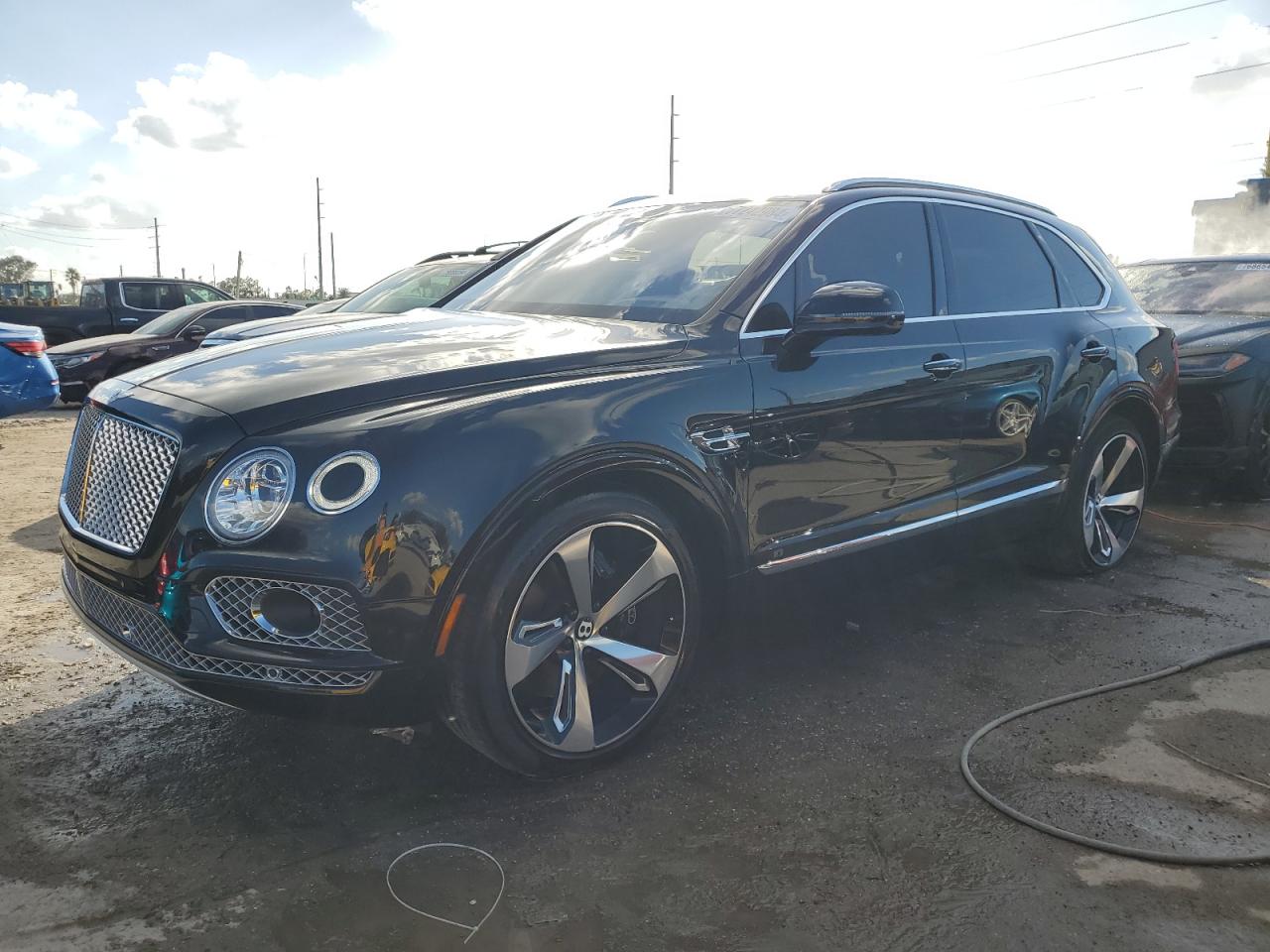 SJAAC2ZV9HC012780 2017 Bentley Bentayga