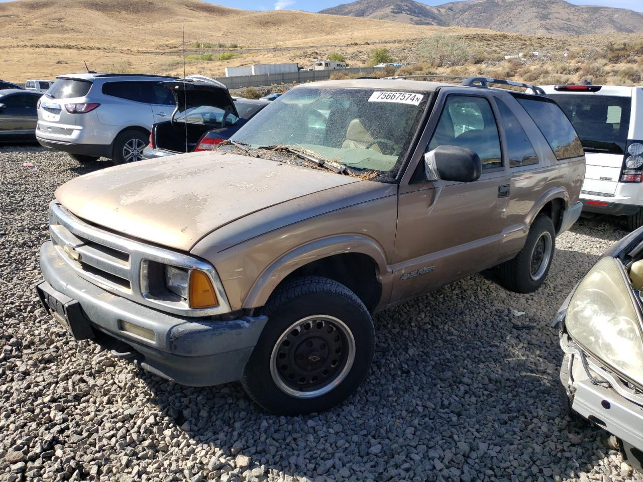 1997 Chevrolet Blazer VIN: 1GNCT18W5VK104375 Lot: 81480684