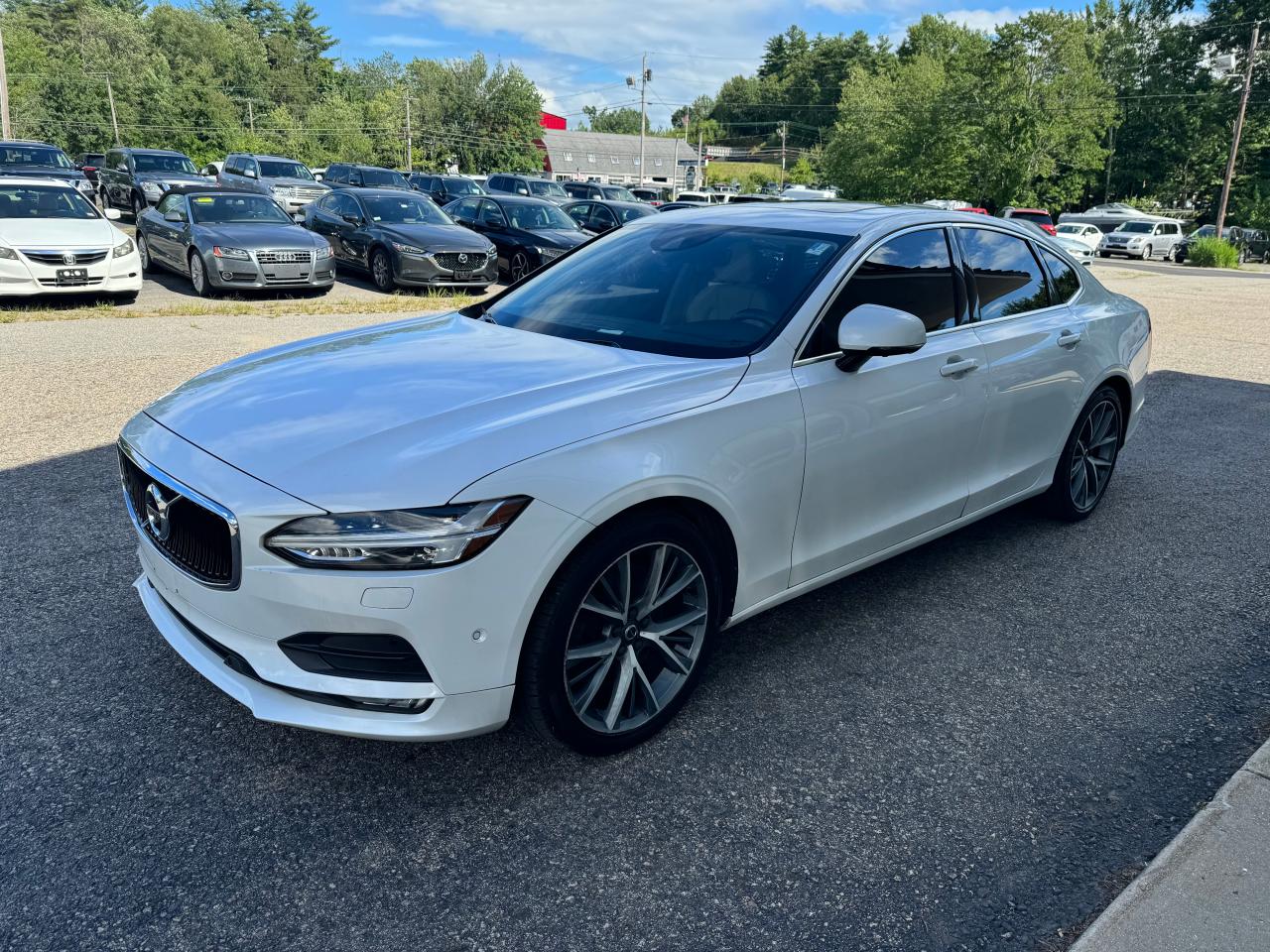 YV1A22MK6H1012112 2017 Volvo S90 T6 Momentum