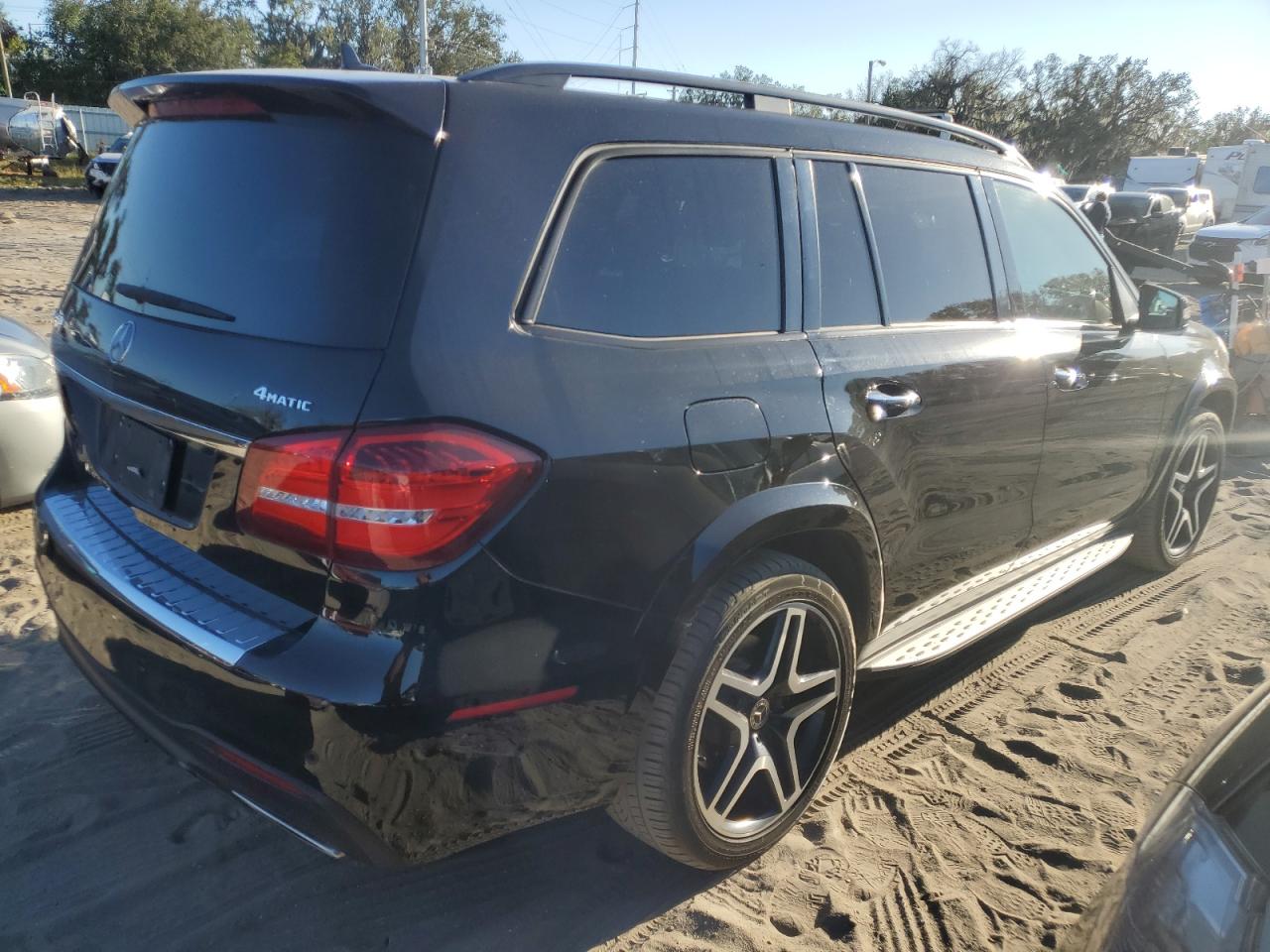 4JGDF7DEXJB002869 2018 Mercedes-Benz Gls 550 4Matic