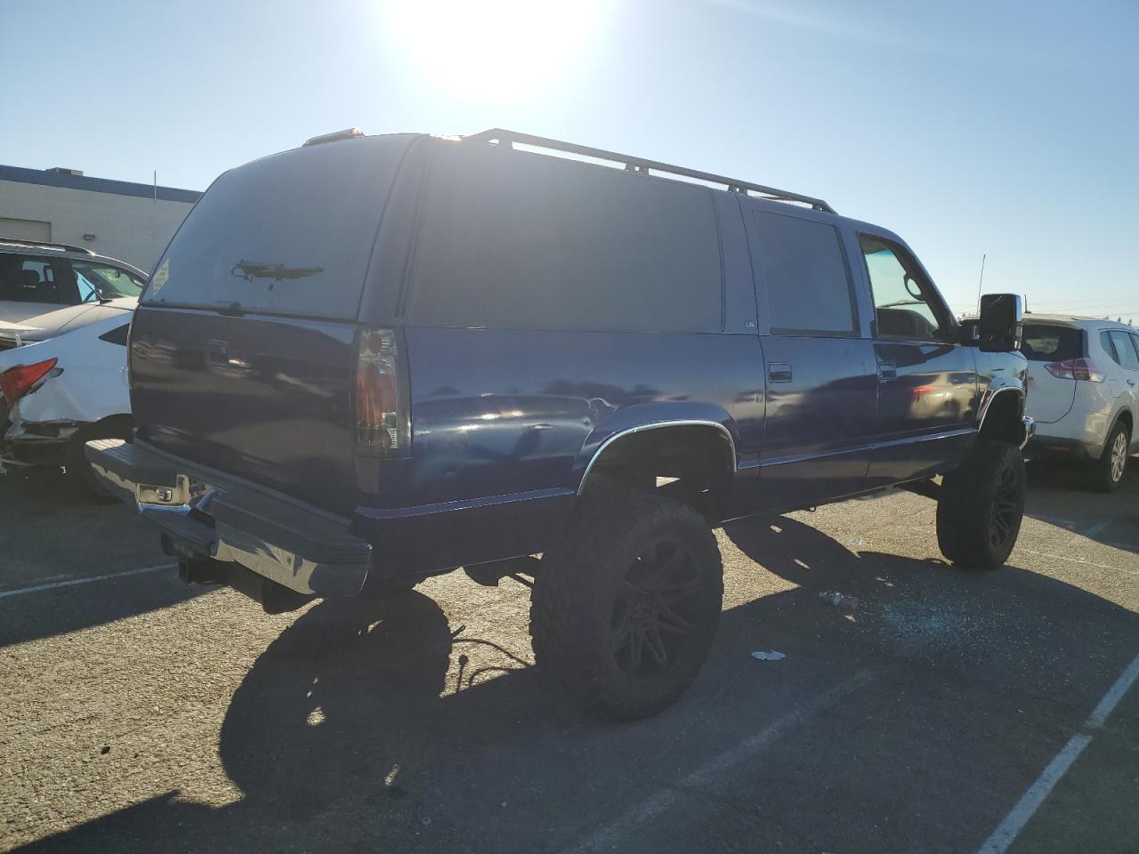 1999 Chevrolet Suburban C1500 VIN: 1GNEC16R9XJ307672 Lot: 78663054