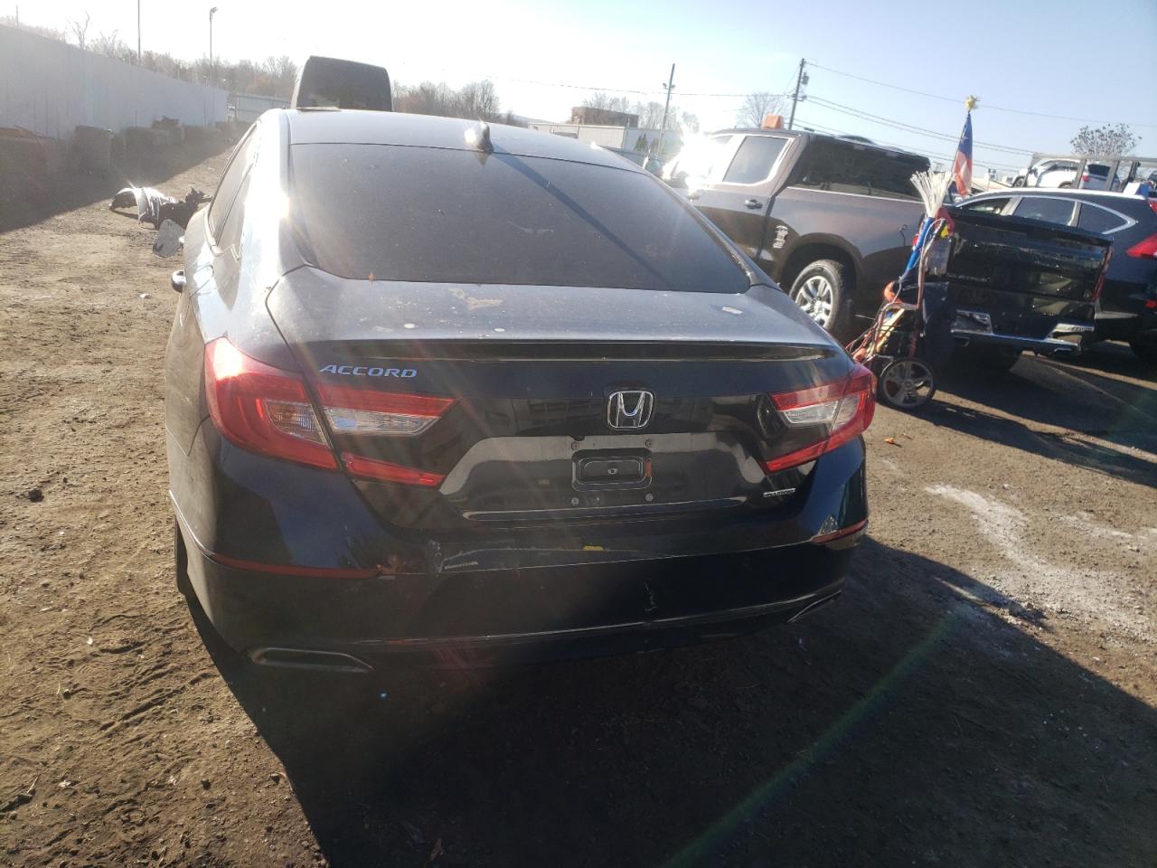 2018 Honda Accord Touring VIN: 1HGCV1F9XJA005598 Lot: 79401774