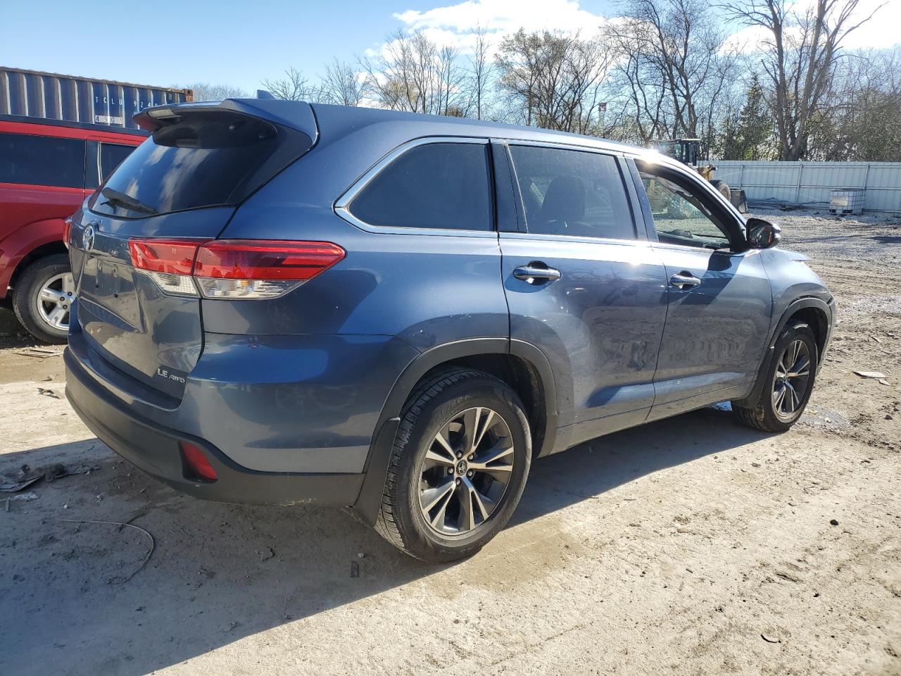 2017 Toyota Highlander Le VIN: 5TDBZRFH8HS368323 Lot: 79844774