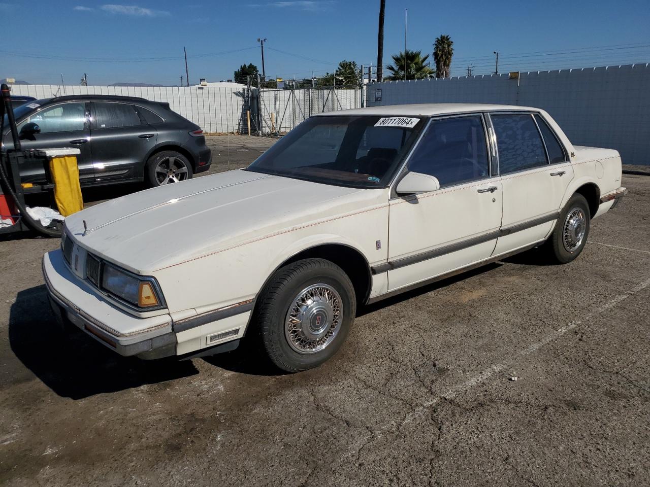 1G3HY54C6J1800245 1988 Oldsmobile Delta 88 Royale Brougham