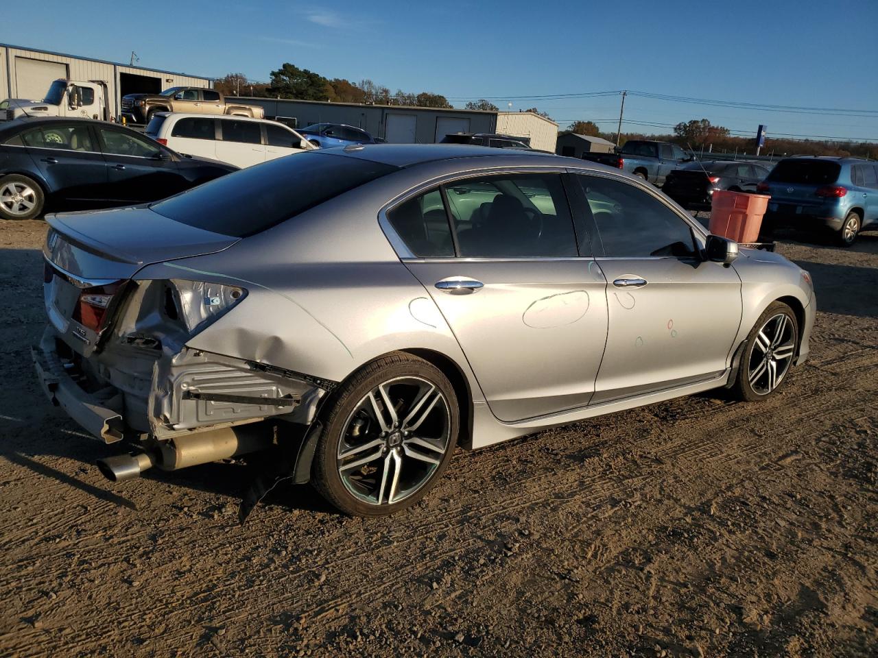 2016 Honda Accord Touring VIN: 1HGCR3F93GA018136 Lot: 82239004