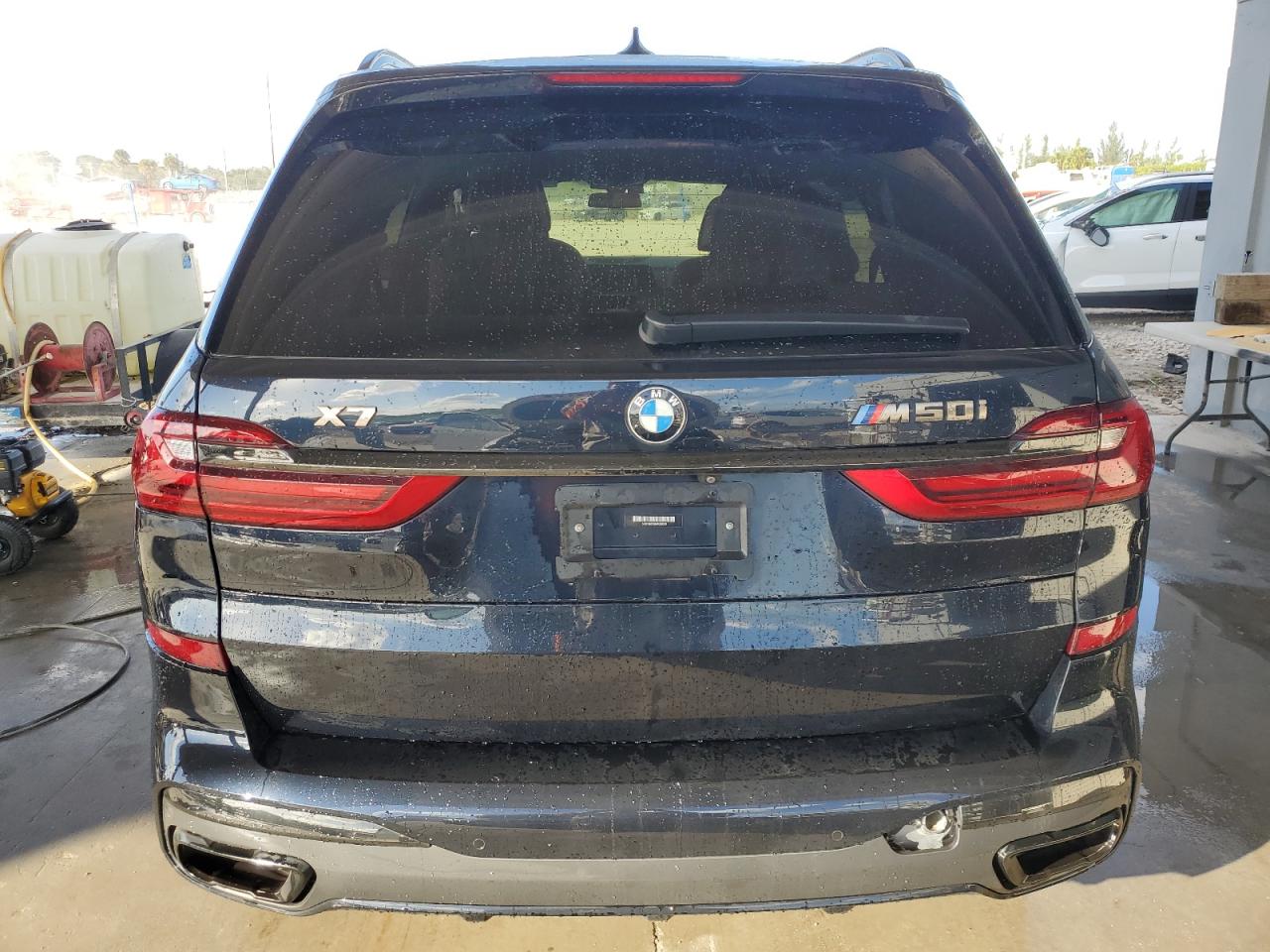 5UXCX6C06M9E29055 2021 BMW X7 M50I