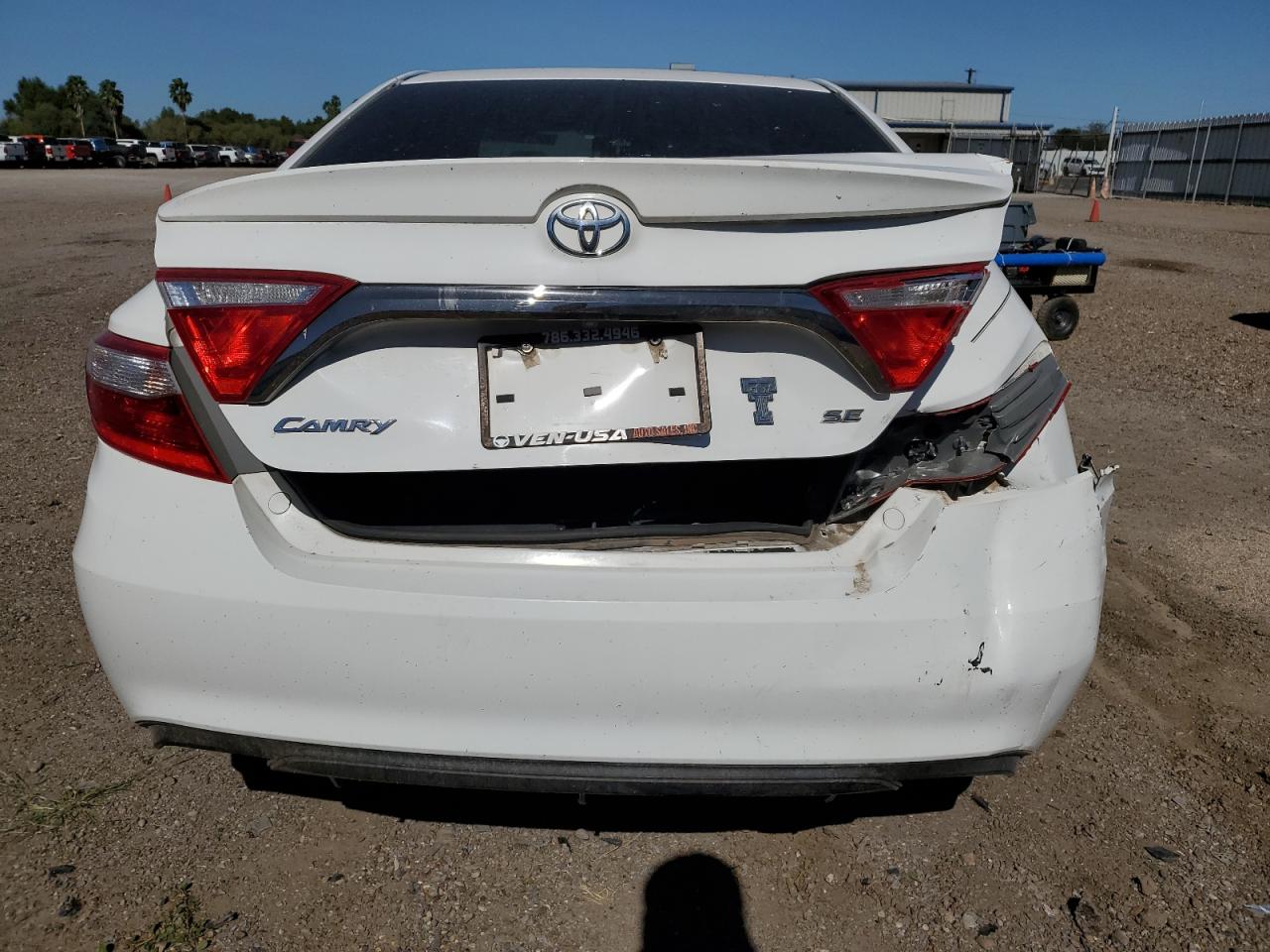 4T1BF1FK0GU610159 2016 Toyota Camry Le