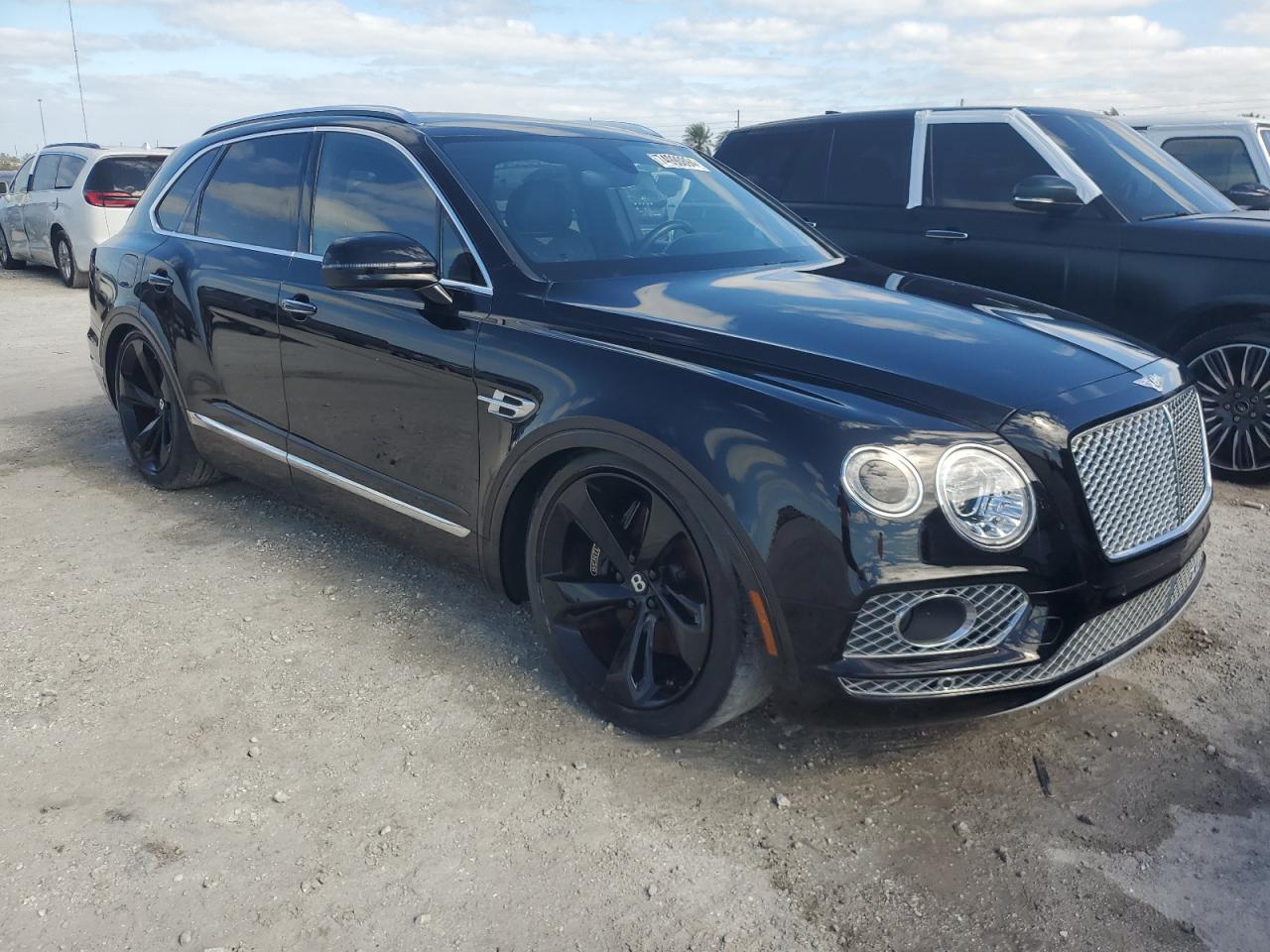 SJAAC2ZV9JC018049 2018 Bentley Bentayga