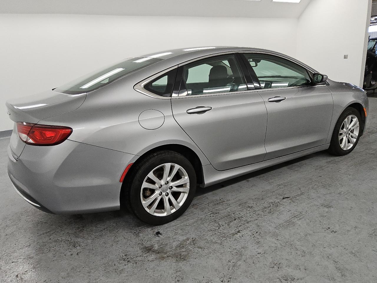 2015 Chrysler 200 Limited VIN: 1C3CCCAB0FN577665 Lot: 79929534