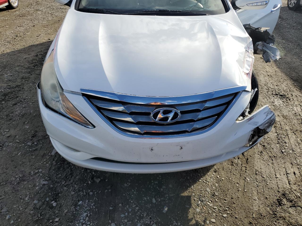 5NPEC4AB6DH645913 2013 Hyundai Sonata Se